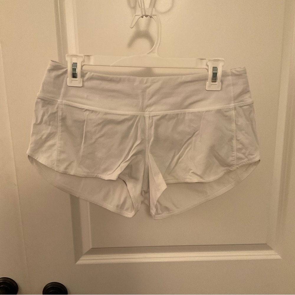 Lululemon 2.5” Speed Up Short